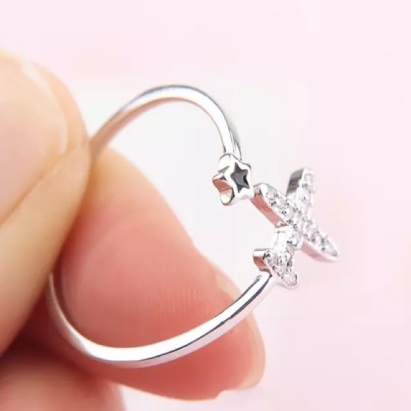Silver Tone Airplane & Black Star Adjustable Ring - Picture 2 of 6